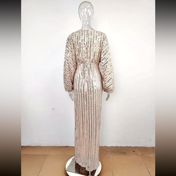 🎉Shine in this Sexy Long Sleeve Sparkly Maxi Dress, perfect for holiday events - Picture 6 of 16